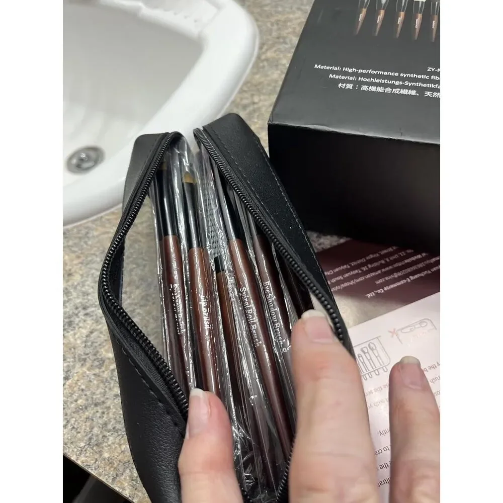 16 Pcs Professional Premium Synthetic Fiber Hair Makeup Brush Kit With Case